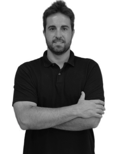 Se ve en la foto al Doctor y Fisioterapeuta David Álvarez Prats